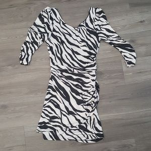 Print keyhole back  dress